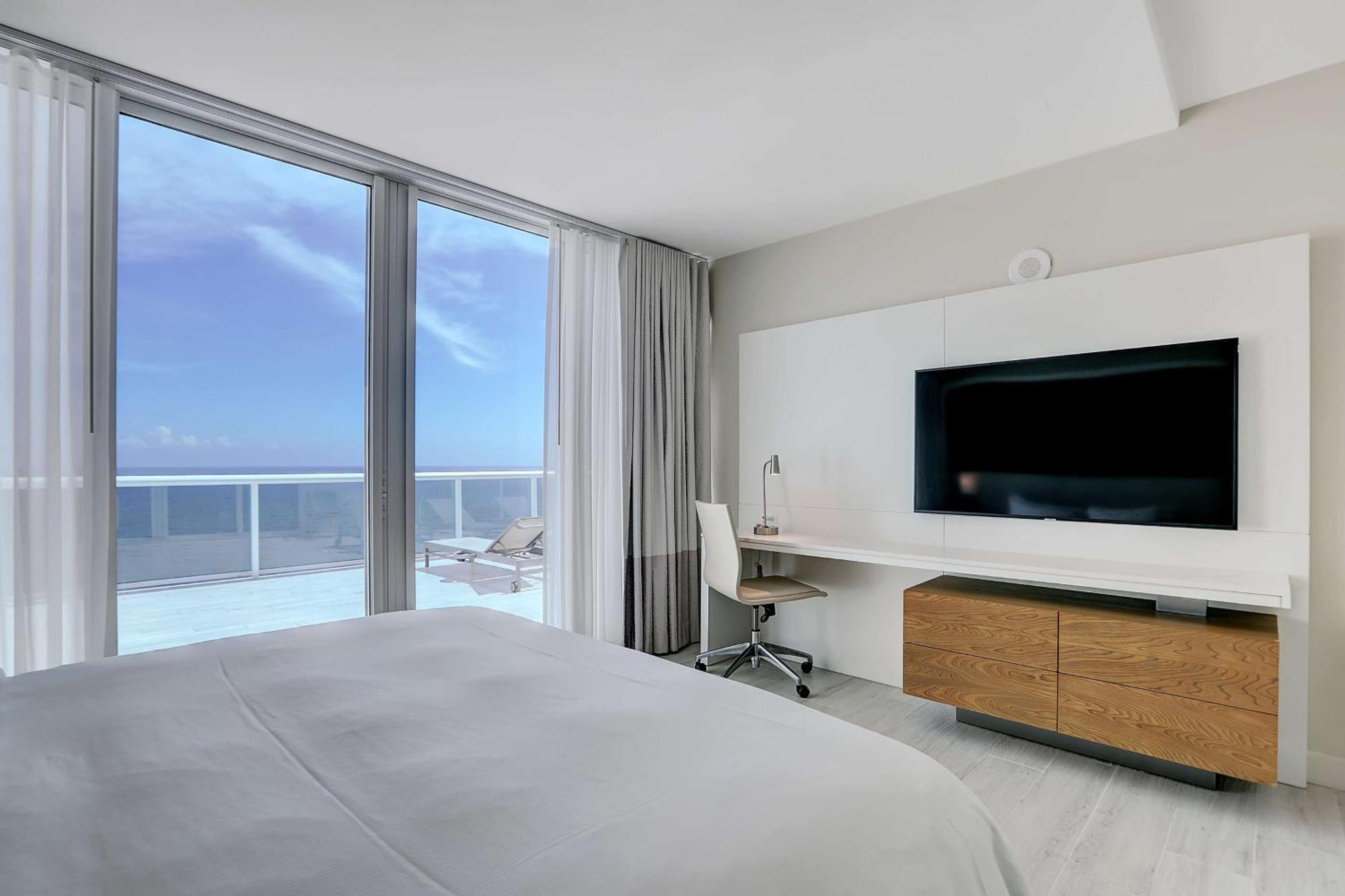 House Lauderdale, A Hilton Fort Lauderdale