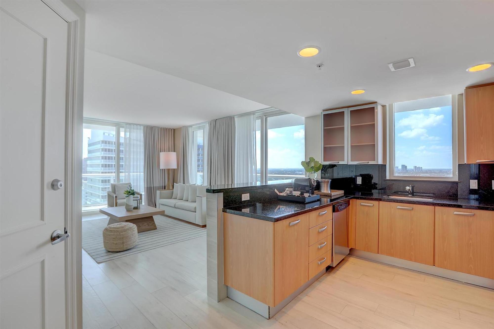 House Lauderdale, A Hilton