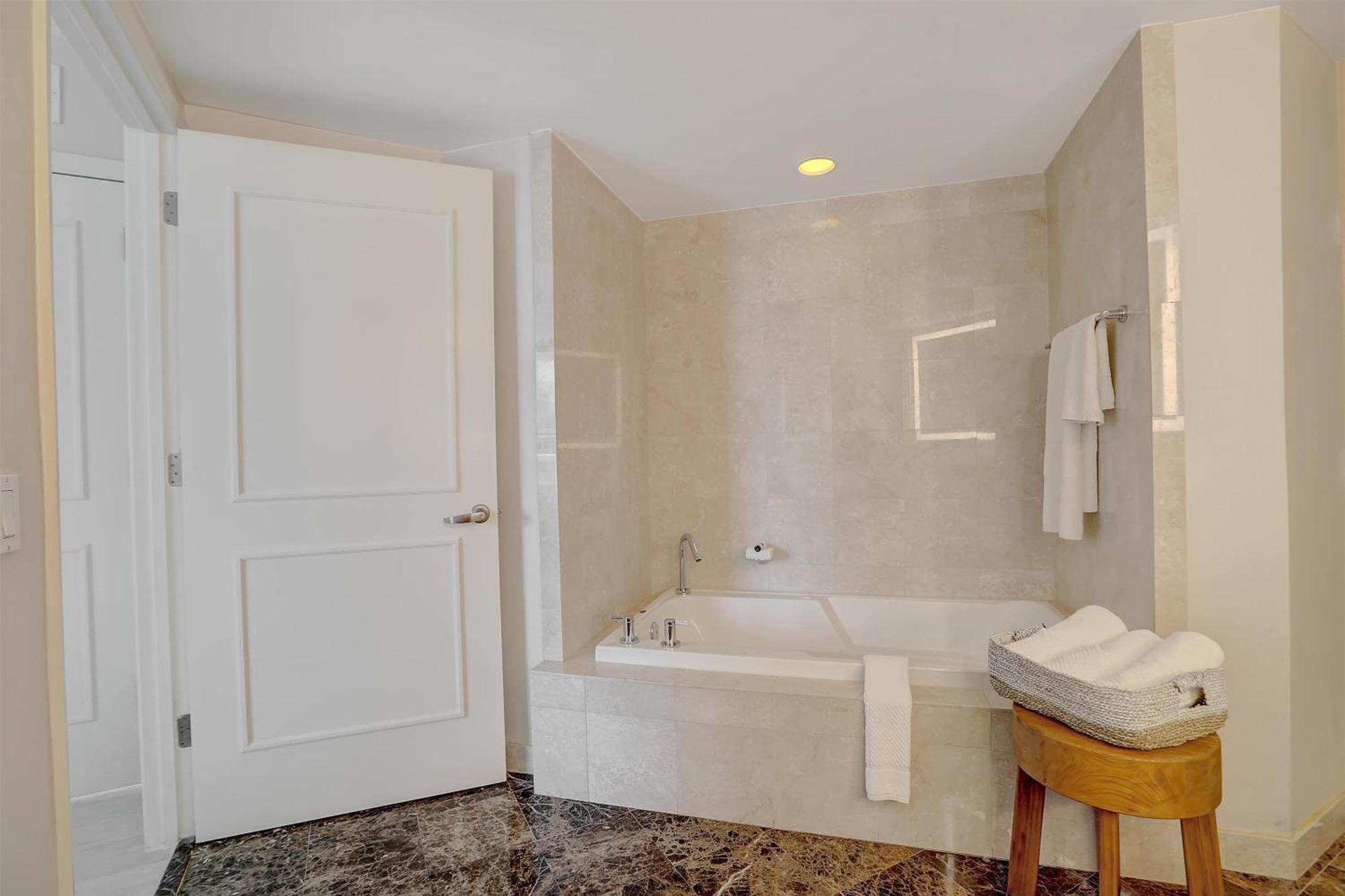 House Lauderdale, A Hilton Resort 4*
