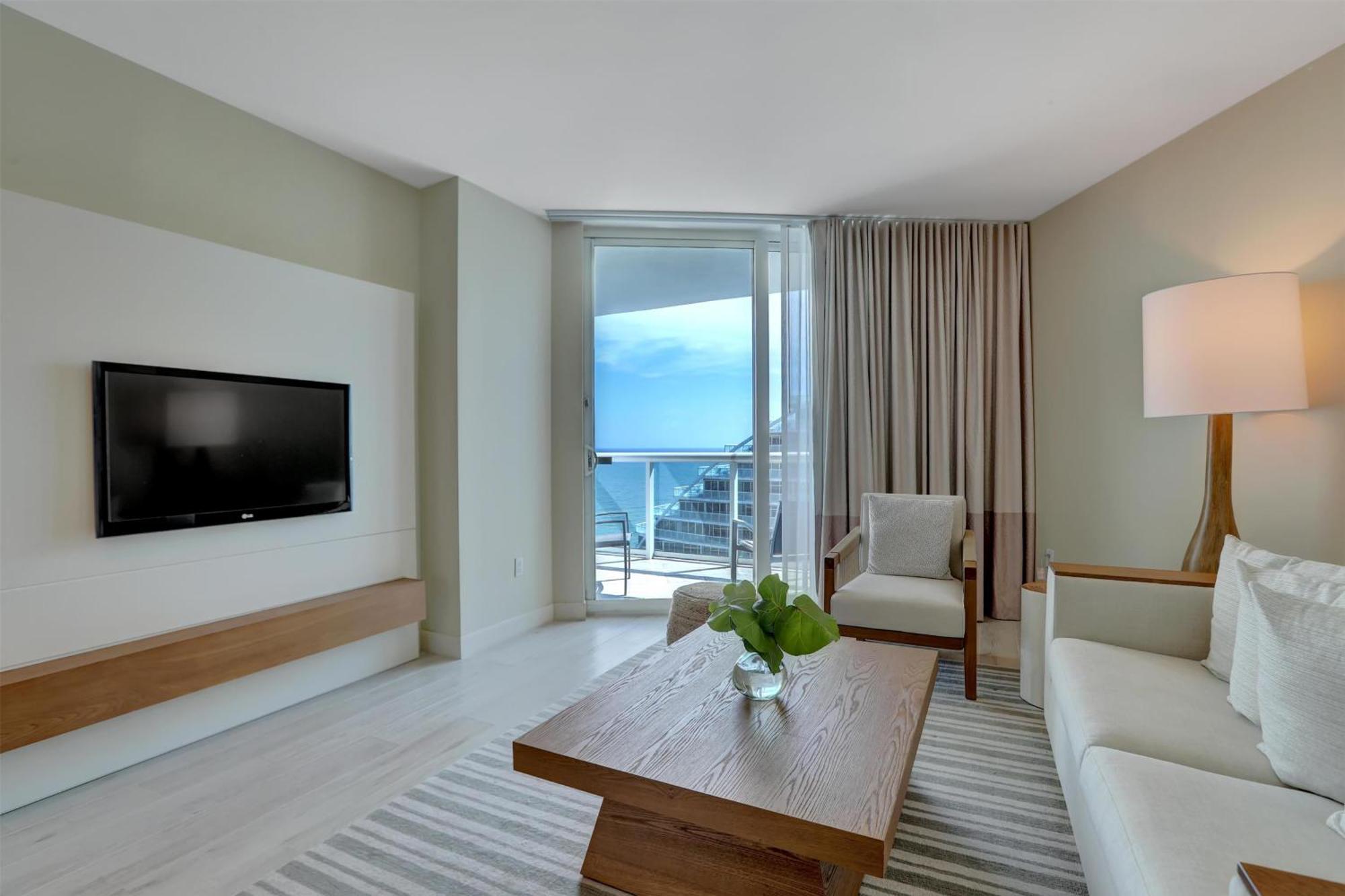 House Lauderdale, A Hilton Fort Lauderdale
