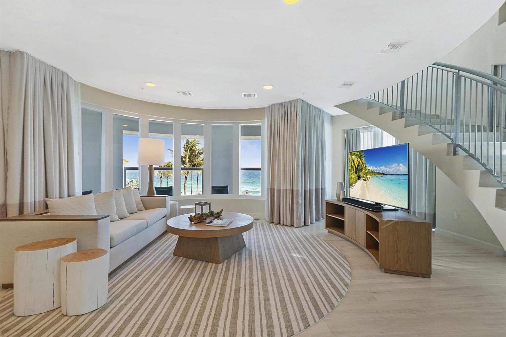 House Lauderdale, A Hilton